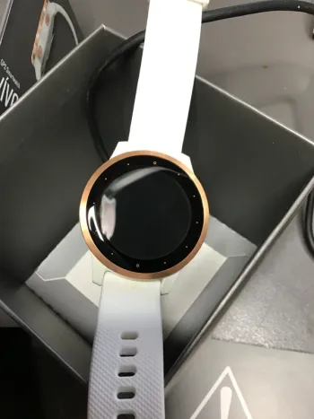 Używany Garmin Vivoactive 4s bike — zdjęcie 4 z 15