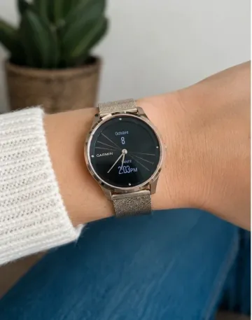 Garmin vivomove luxe Electronics usato