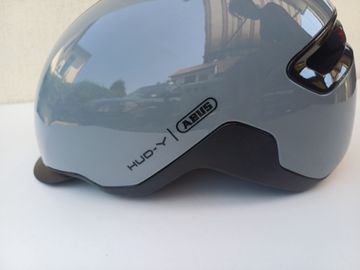 Tweedehands ABUS Hud-Y Helmet bike — afbeelding 2 van 11