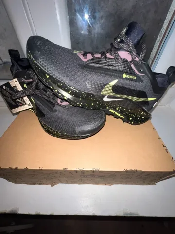 Używany Pegasus Trail 5 GTX Running Shoes