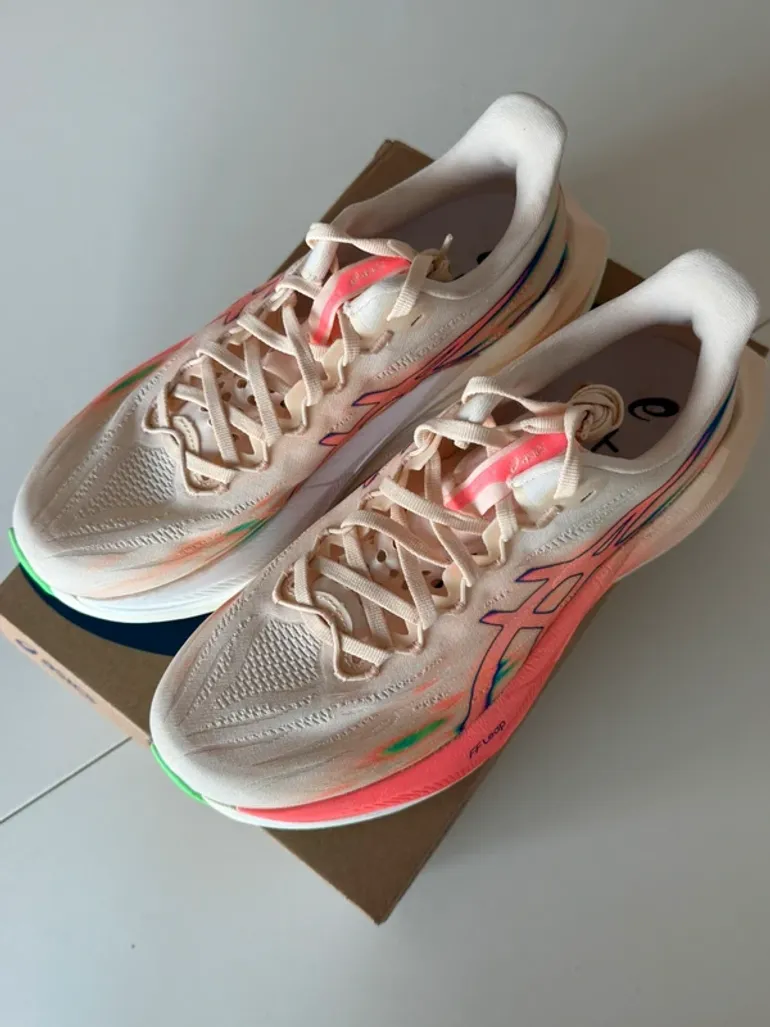 Tweedehands Asics Superblast 3 bike — afbeelding 3 van 3