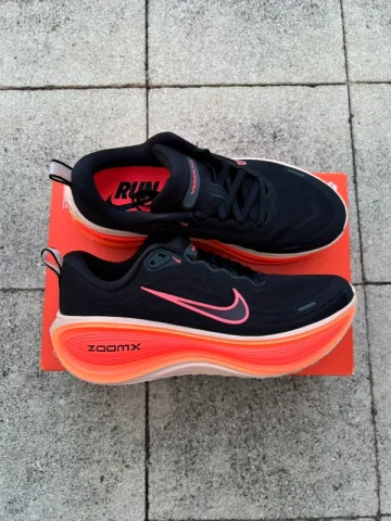 Orange Vomero Plus Running Shoes d'occasion
