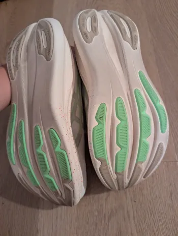 Used Asics Gel Nimbus 28 X Nadia Battocletti bike — image 3 of 4