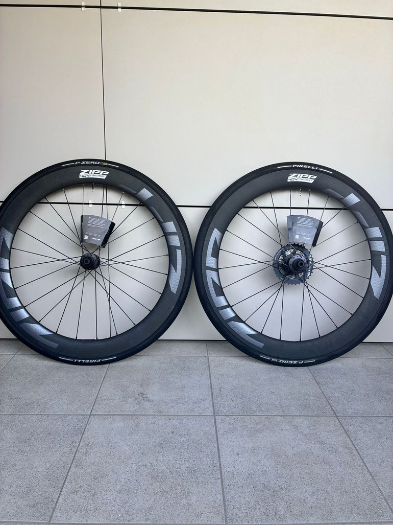 Brugt Zipp 404 Firecrest Disc Wheelset 2026 bike — billede 2 af 9