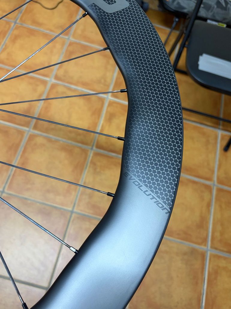 Brugt Princeton Carbonworks Wake 6560 Evolution 2025 bike — billede 3 af 9