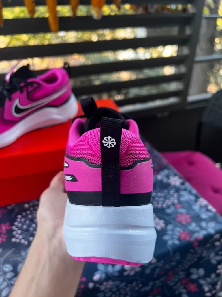 Used Rose Nike Running bike — image 4 of 8