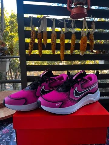 Rose Nike Running Running Shoes d'occasion