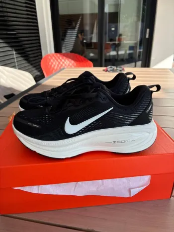Used Nike Vomero 18 bike — image 1 of 6