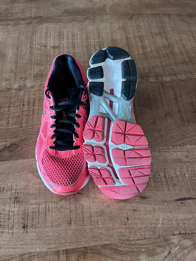 Used Asics GT-2000 bike — image 3 of 6
