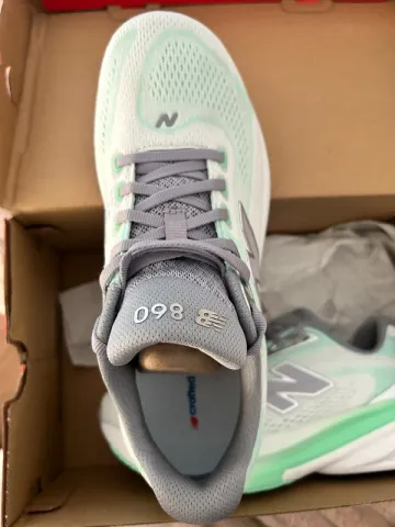 Używany New Balance Basket Femme Running Shoes