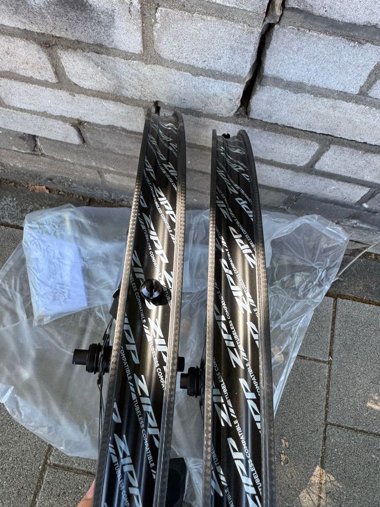 Brugt Zipp 303 SW Carbon 2026 bike — billede 5 af 5