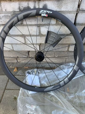 Brugt Zipp 303 SW Carbon 2026 bike — billede 2 af 5