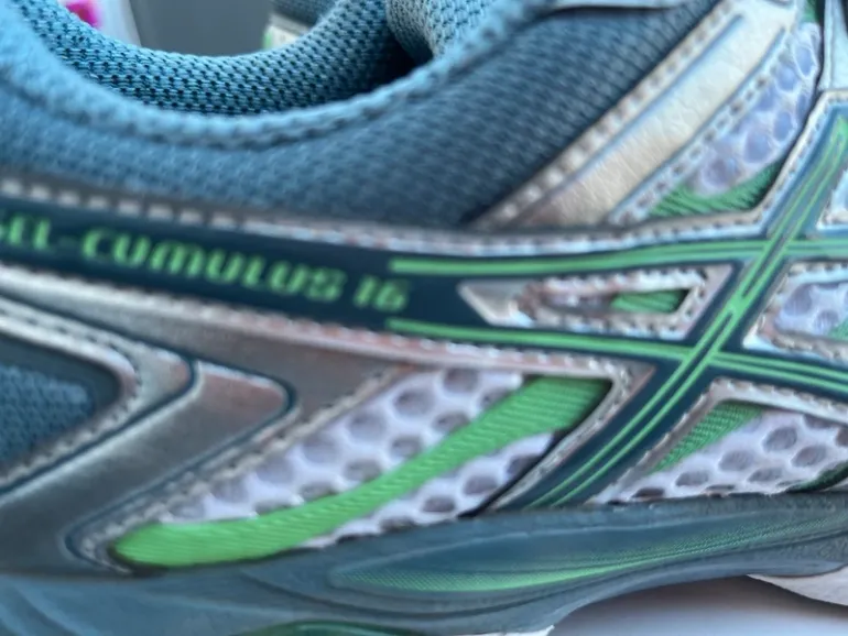 Used Asics Gel Cumulus 16 bike — image 2 of 7
