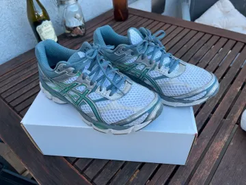 Używany Asics Gel Cumulus 16 Running Shoes