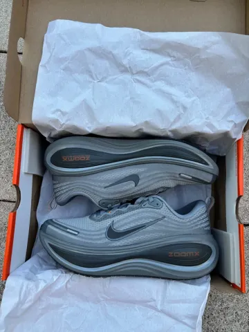 Used Nike Vomero Plus Running Shoes