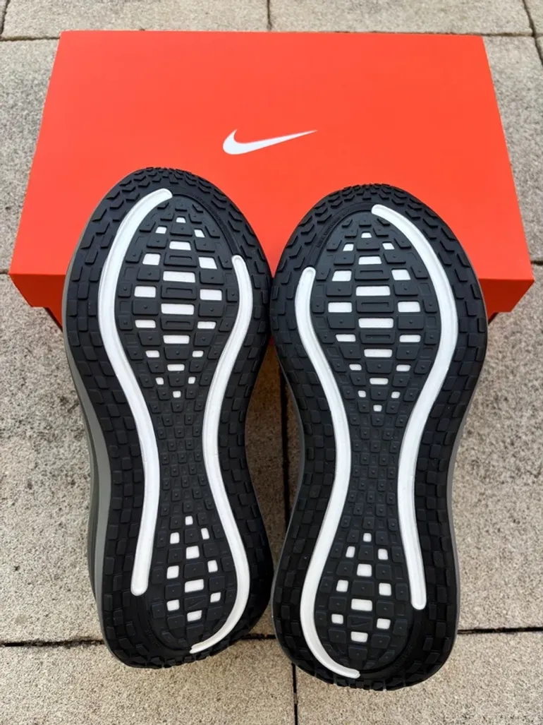 Used Nike Vomero Plus bike — image 8 of 9