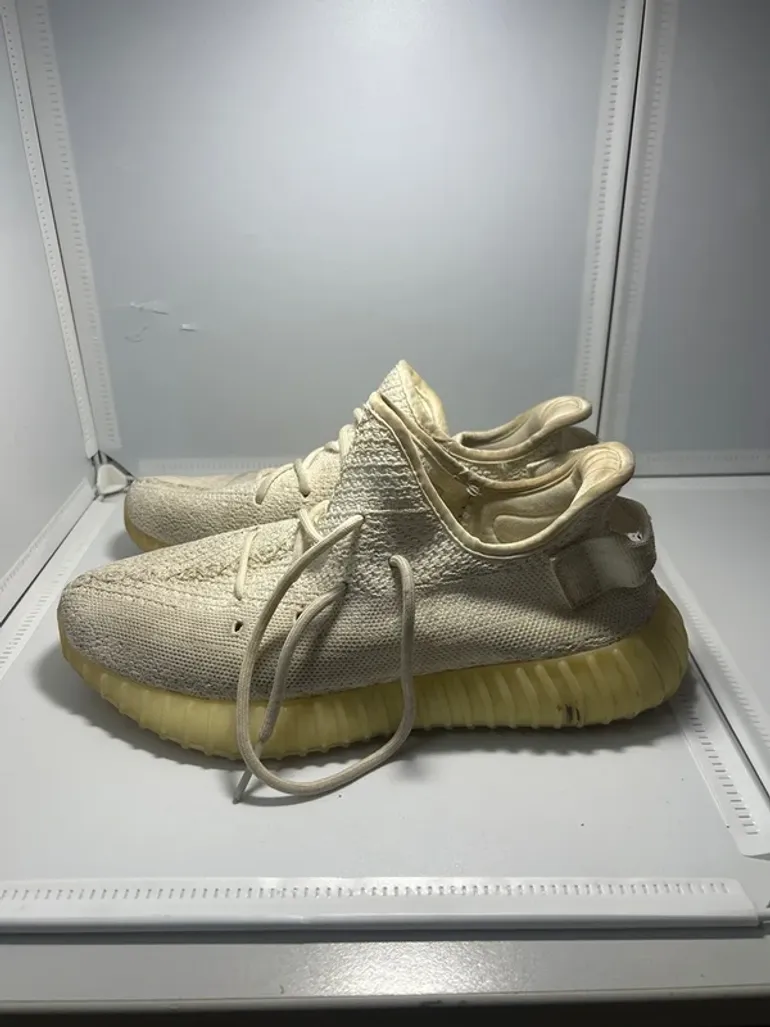 Used Adidas Yeezy Boost 350 V2 bike — image 4 of 13