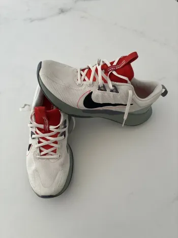 Brugt Nike Trail Running Shoes bike — billede 2 af 4