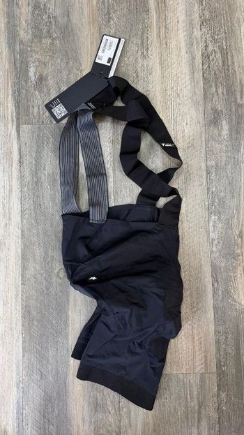 Tweedehands Assos Equipe R S9 Bib Shorts 2025 bike