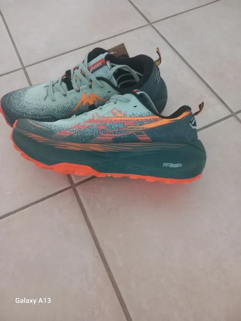 Used Asics Trabuco Max 4 bike — image 3 of 8