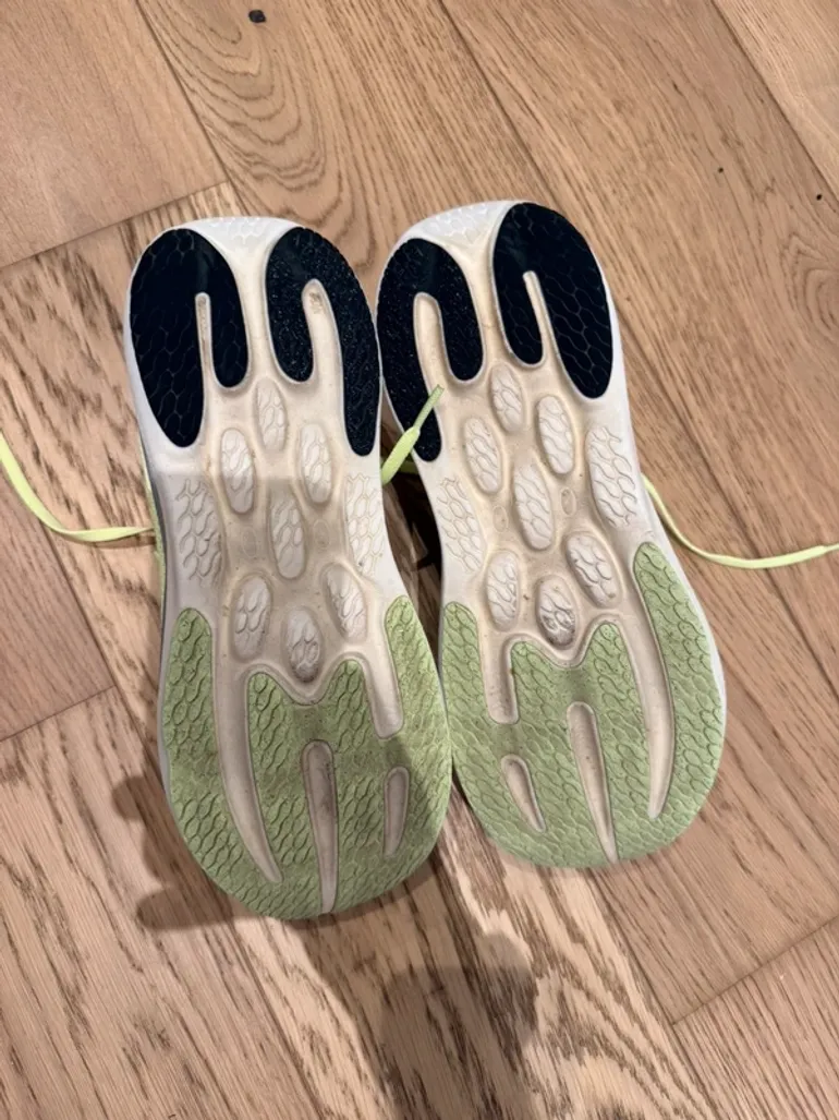New Balance 1080 V15 bike usato — immagine 4 di 5