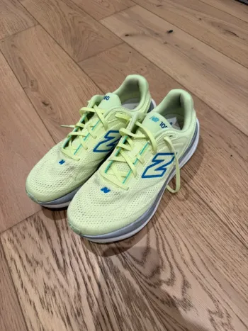 New Balance 1080 V15 bike usato — immagine 2 di 5