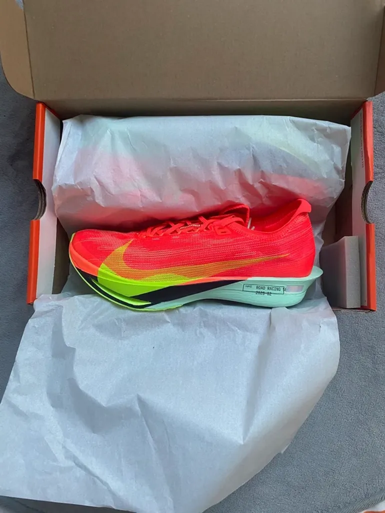 Used Nike ZoomX Streakfly 2 bike — image 2 of 15