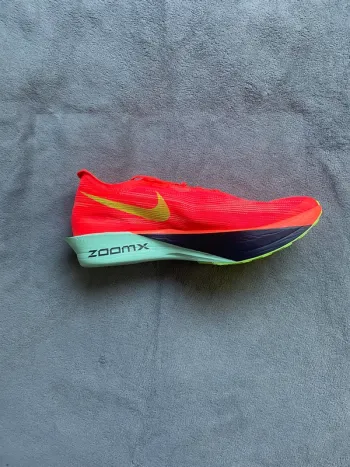Used Nike ZoomX Streakfly 2 bike — image 5 of 15