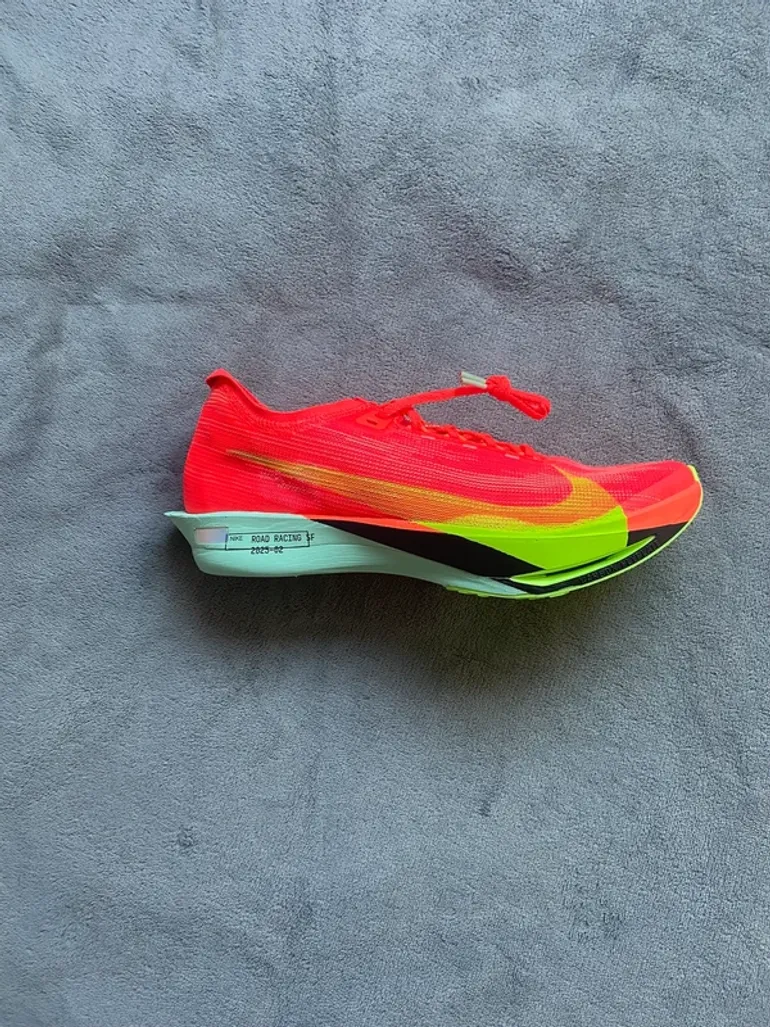 Used Nike ZoomX Streakfly 2 bike — image 8 of 15