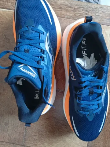 Used Saucony Baskets Running Shoes