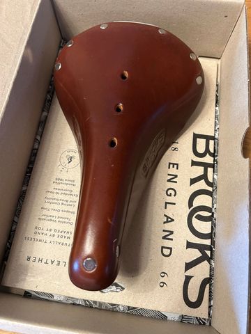 Used Brooks England B17 Carved Saddle 2023 Saddles & Seatposts