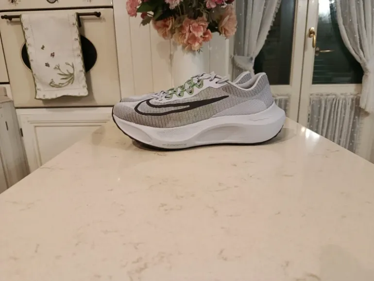Used Nike Zoom Fly 5 bike — image 4 of 6