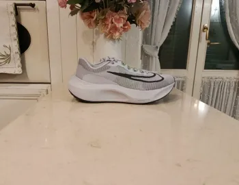 Used Nike Zoom Fly 5 bike — image 1 of 6