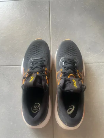 Used Asics Gel Cumulus 28 bike — image 1 of 6