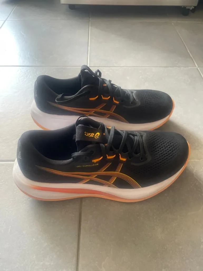 Used Asics Gel Cumulus 28 bike — image 4 of 6
