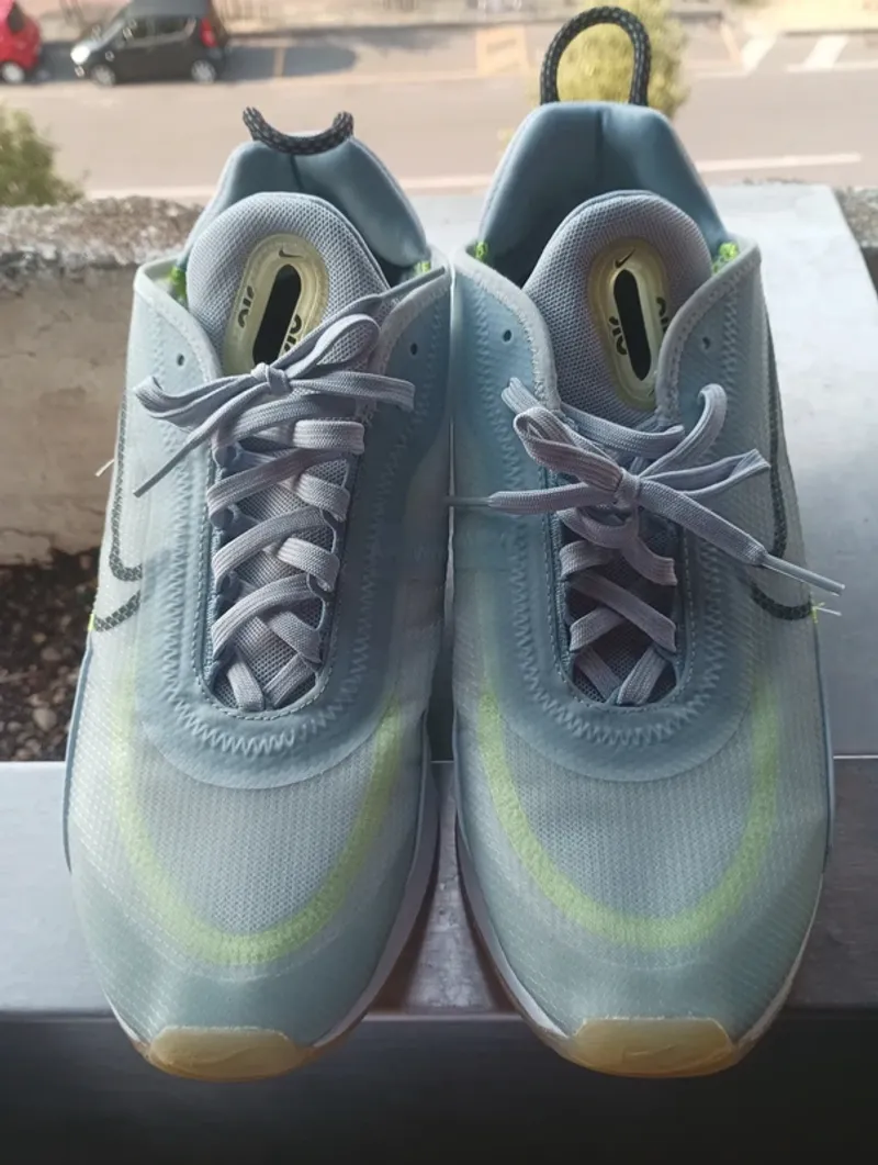 Used Nike Air Ultimate Running Shoes