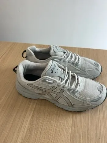Used Asics Running Shoes bike — image 5 of 7