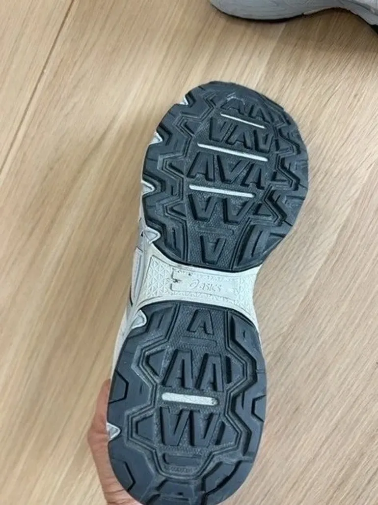 Used Asics Running Shoes bike — image 7 of 7