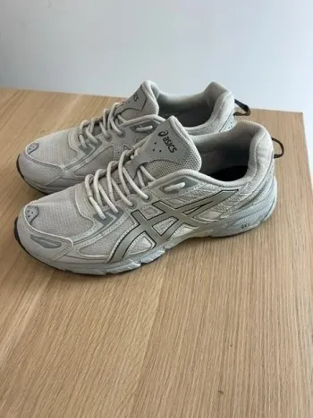 Used Asics Running Shoes bike — image 3 of 7