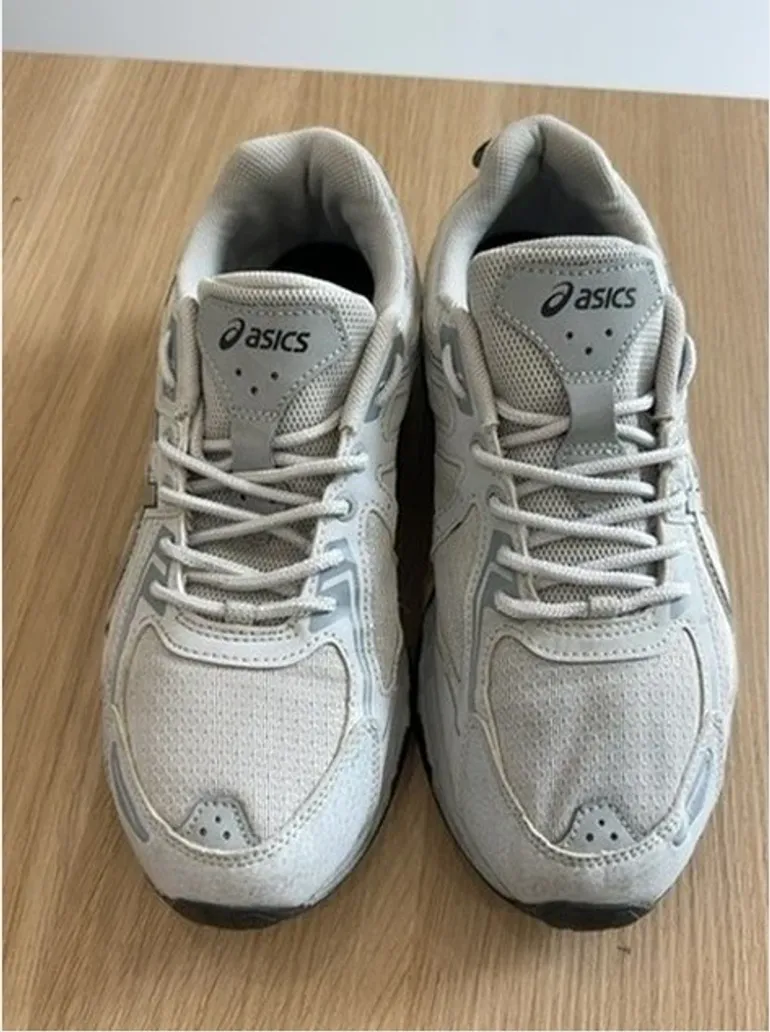 Used Asics Running Shoes bike — image 1 of 7