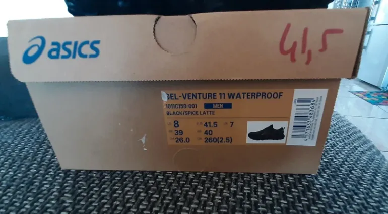 Used Asics Gel Venture 11 Waterproof bike — image 2 of 3