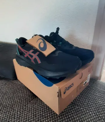 Used Asics Gel Venture 11 Waterproof Running Shoes
