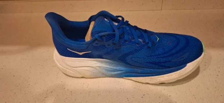 Used Hoka Arahi 8 bike — image 4 of 5