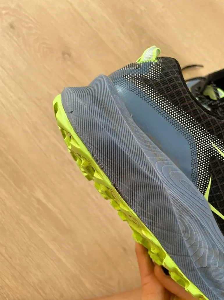 Używany Asics Trabuco Max 3 bike — zdjęcie 4 z 6