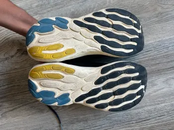 Used New Balance Fresh Foam X 1080v13 bike — image 4 of 5