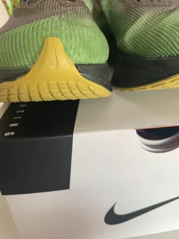 Used Nike ZoomX Vaporfly Next% 4 bike — image 8 of 11