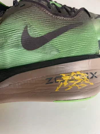 Used Nike ZoomX Vaporfly Next% 4 bike — image 2 of 11