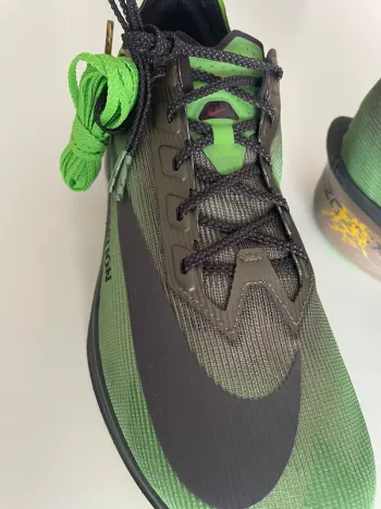 Used Nike ZoomX Vaporfly Next% 4 bike — image 3 of 11
