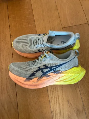 Used Asics Superblast 2 Running Shoes