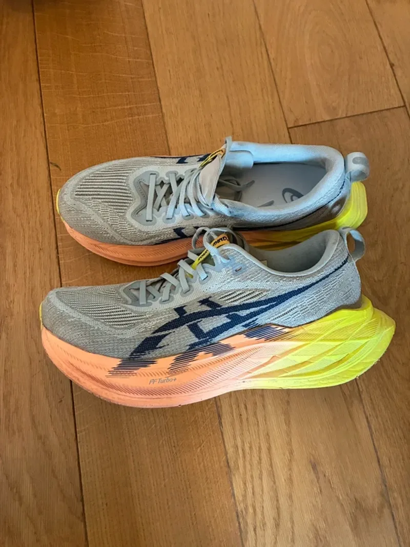 Gebrauchtes Asics Superblast 2 Running Shoes